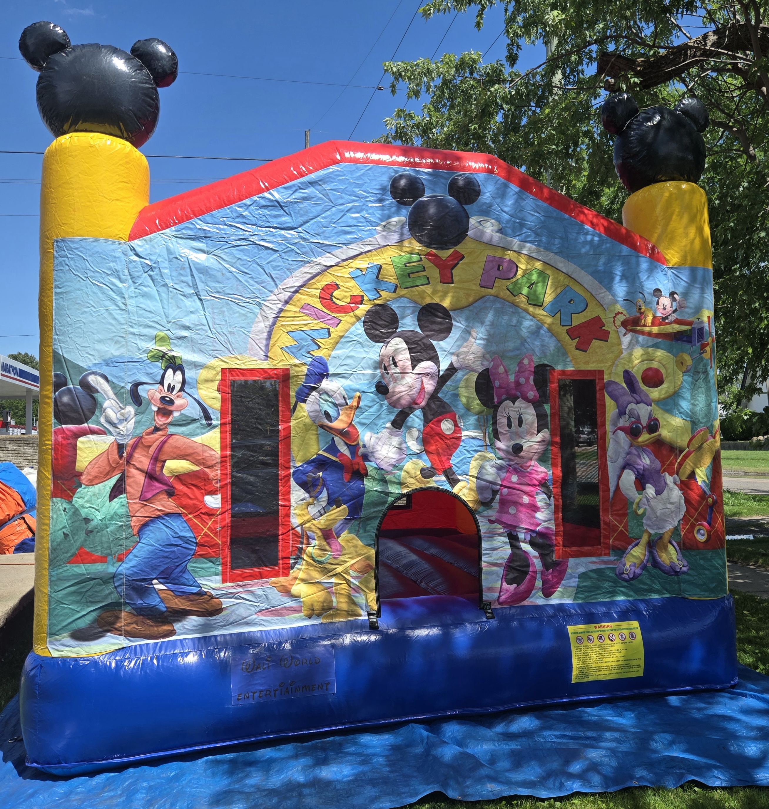 Mickey Park Jump (medium) rental add-on
